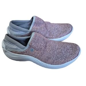 BZees Slip Ons Cushioned Insole Size 6 1/2